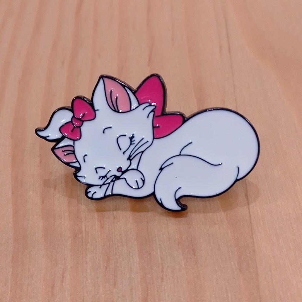 🆕 Disney The Aristocats Marie Cat Enamel Pin Brooch